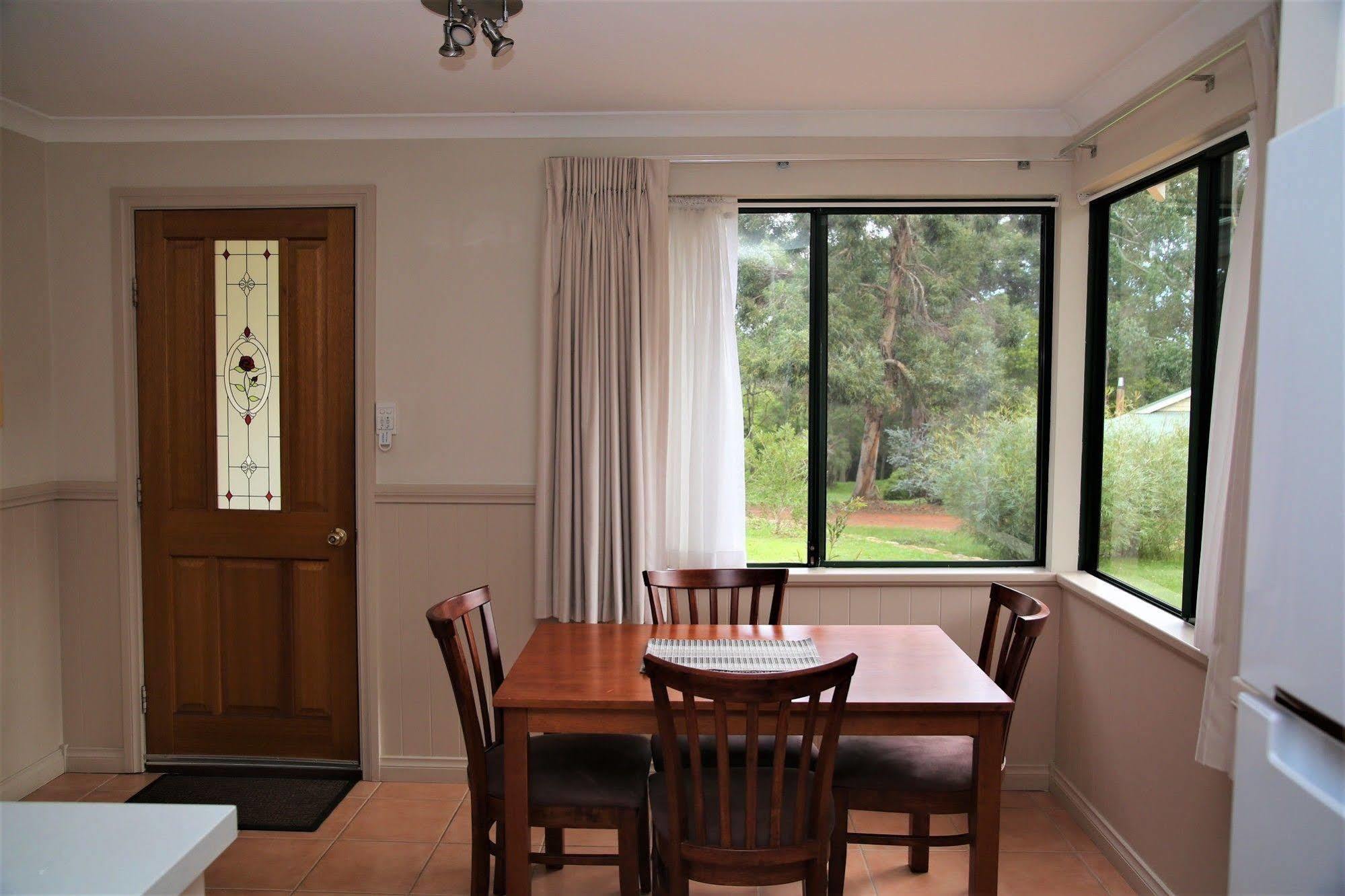 Bushy Lake Chalets Margaret River Exteriör bild