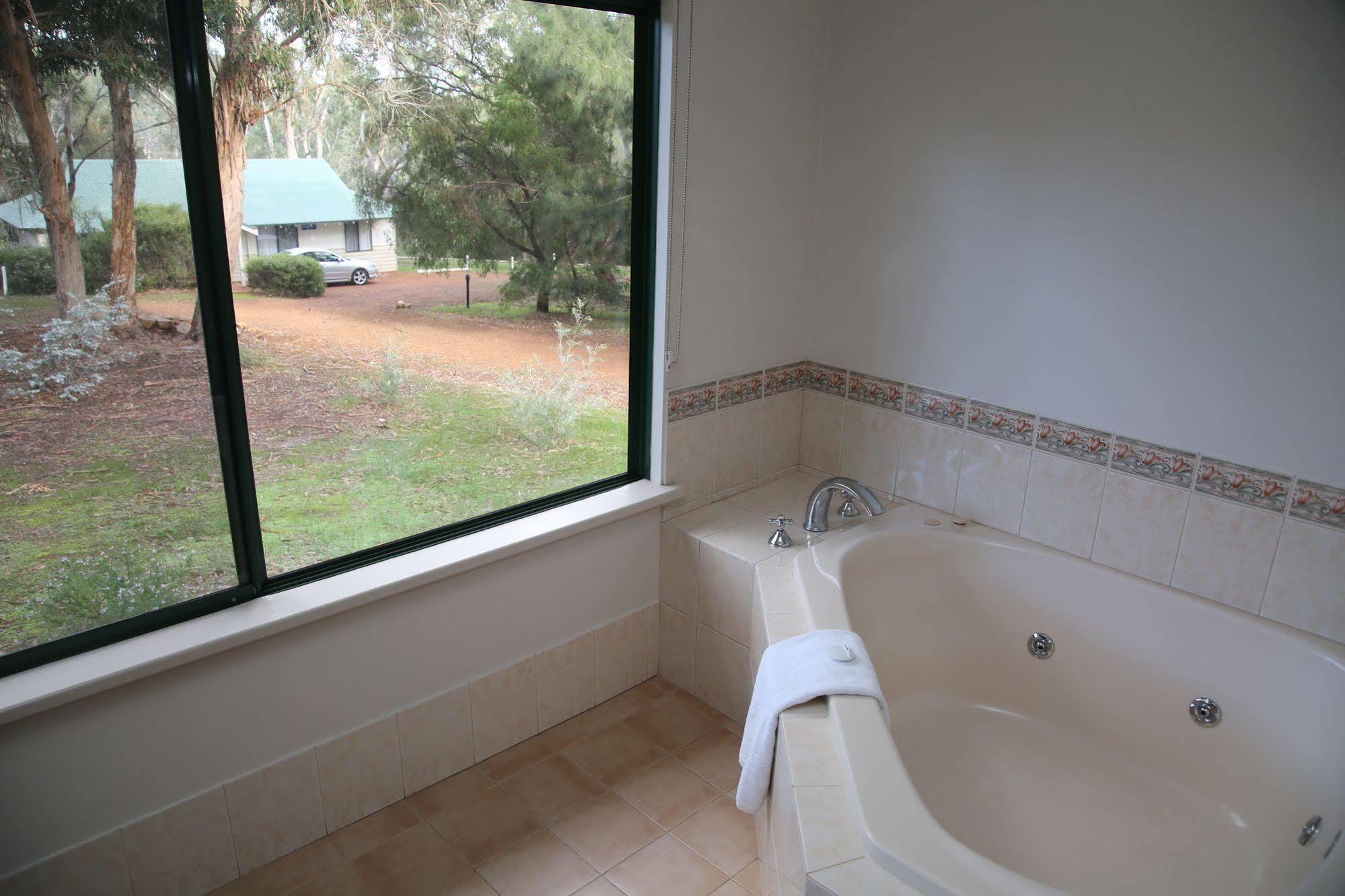 Bushy Lake Chalets Margaret River Exteriör bild
